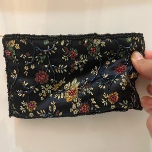 Clutch bag, beaded flower
